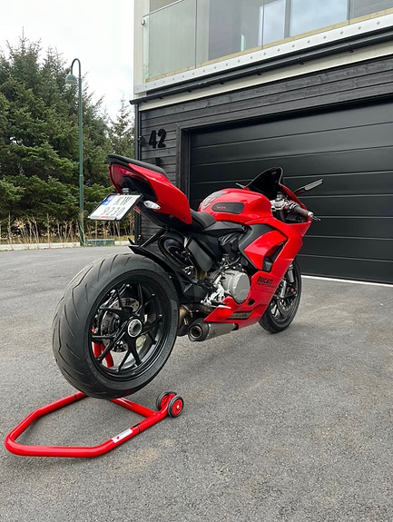 Ducati Panigale V2 5 of 8