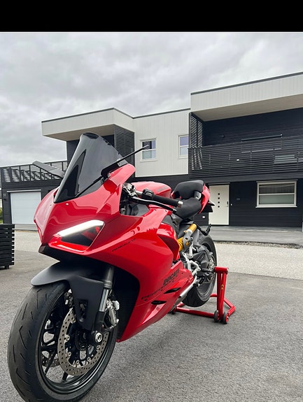 Ducati Panigale V2 7 of 8