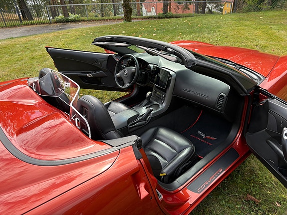Chevrolet Corvette 23 of 30