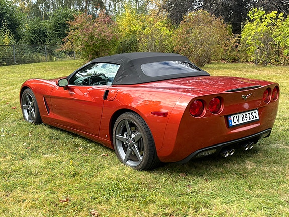 Chevrolet Corvette 12 of 30