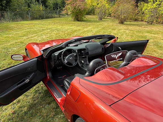 Chevrolet Corvette 21 of 30