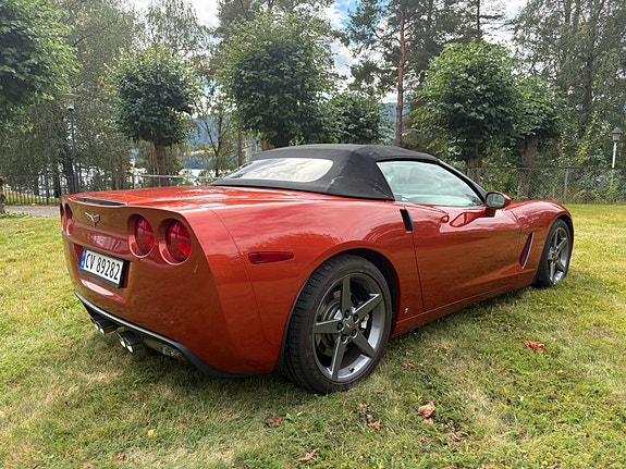 Chevrolet Corvette 14 of 30
