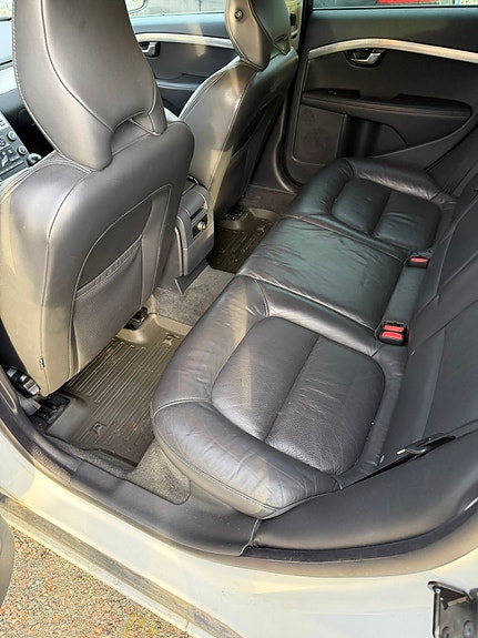 Volvo V70 6 of 8
