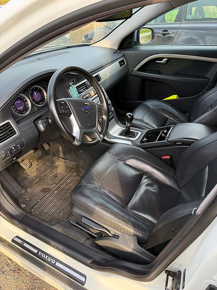 Volvo V70 7 of 8