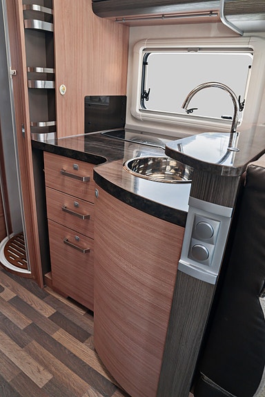 Knaus Sky I 700 | 1 eier | Litium | Lav km.stand | Fortelt | 8 of 30