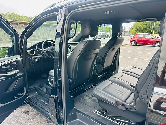 Mercedes-Benz EQV300 12 of 14