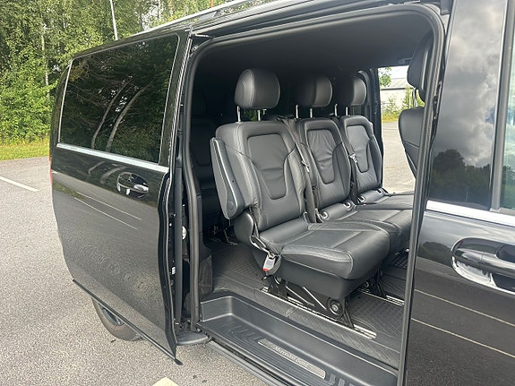 Mercedes-Benz EQV300 10 of 14