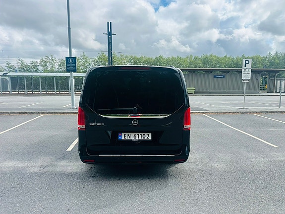 Mercedes-Benz EQV300 3 of 14
