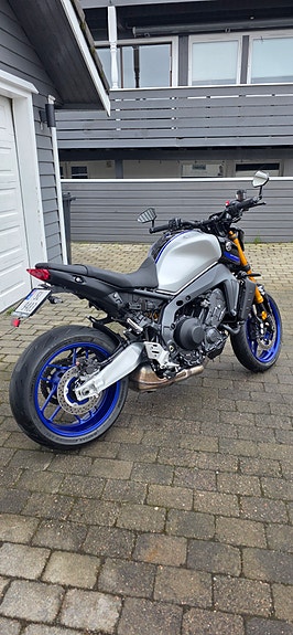 Yamaha MT-09 3 of 17
