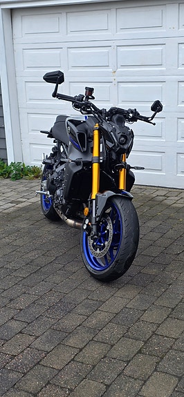 Yamaha MT-09 11 of 17