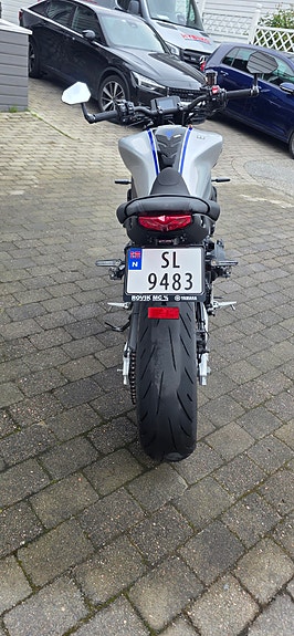 Yamaha MT-09 12 of 17