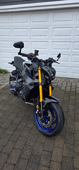 Yamaha MT-09 4 of 17