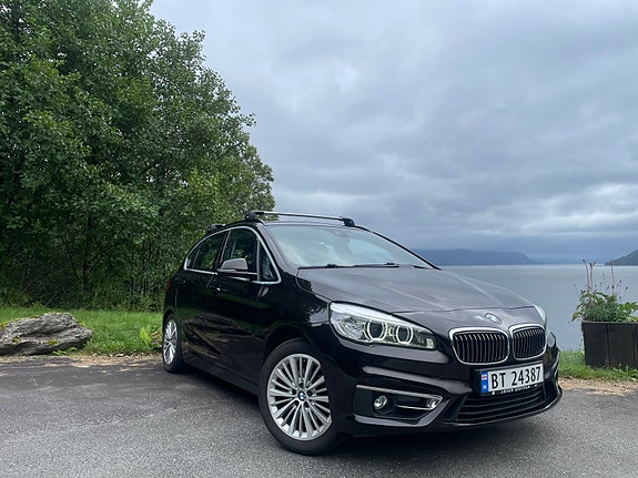 BMW 218d 2 of 30