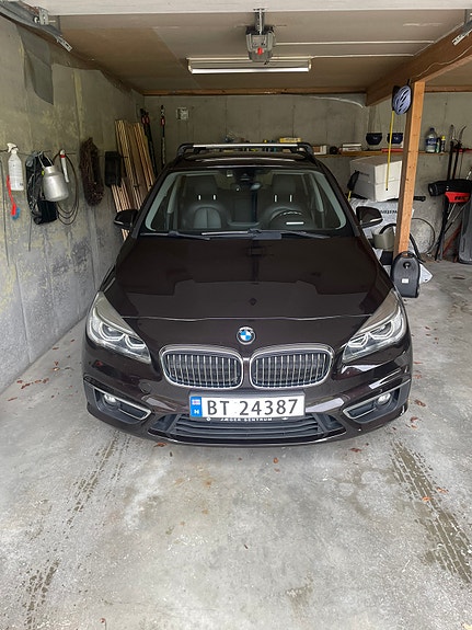 BMW 218d 23 of 30