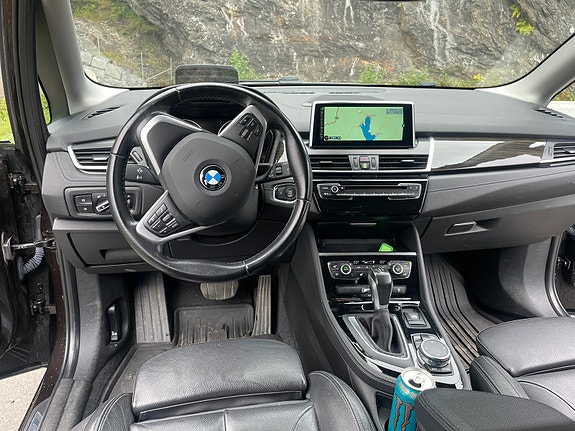 BMW 218d 13 of 30