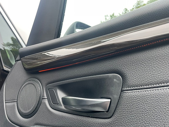 BMW 218d 19 of 30
