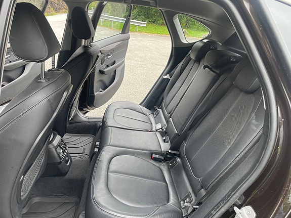 BMW 218d 15 of 30
