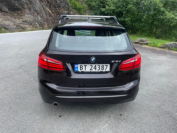 BMW 218d 6 of 30