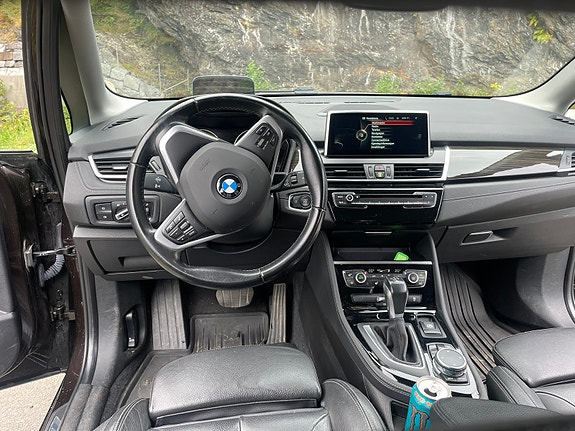 BMW 218d 12 of 30