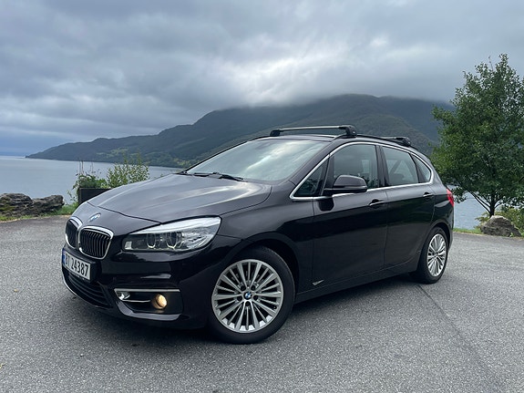 BMW 218d 3 of 30