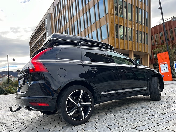 Volvo XC60 4 of 30