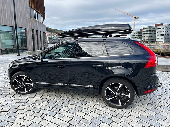 Volvo XC60 2 of 30