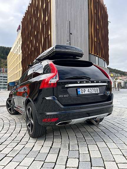Volvo XC60 3 of 30