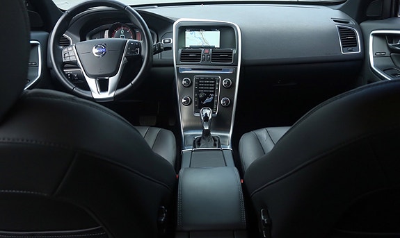 Volvo XC60 15 of 30