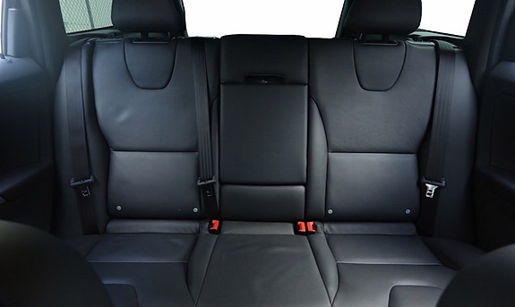 Volvo XC60 14 of 30