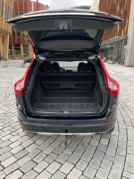 Volvo XC60 9 of 30