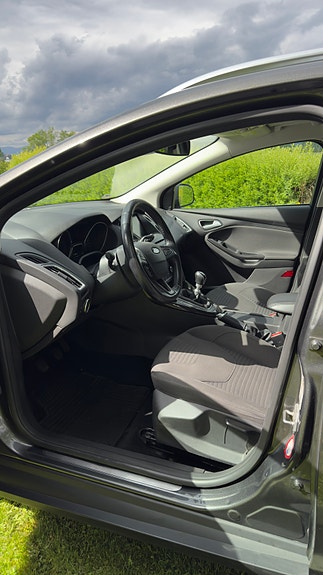 Ford Focus 9 of 18