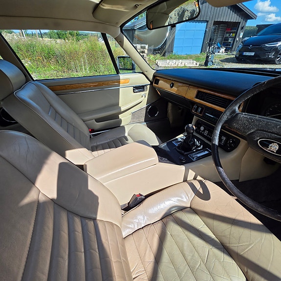 Jaguar XJS 12 of 15