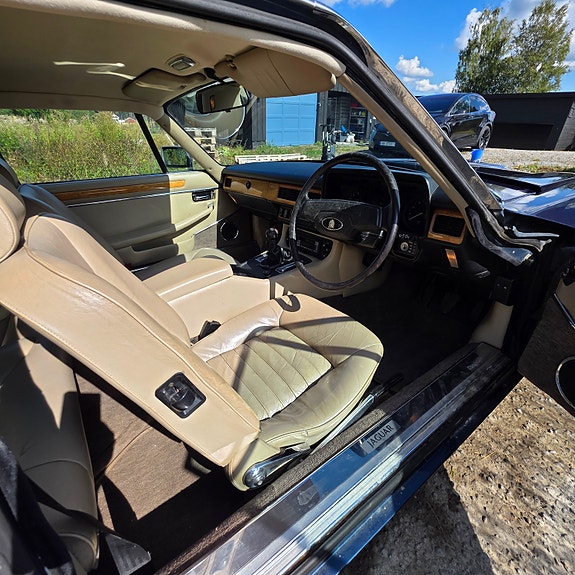 Jaguar XJS 10 of 15