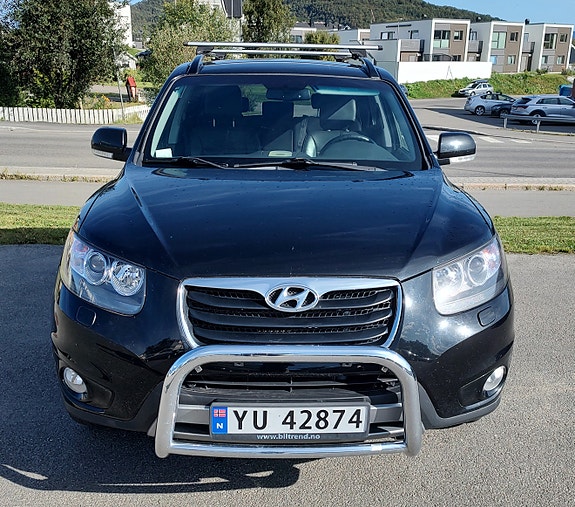 Hyundai Santa Fe 2 of 13