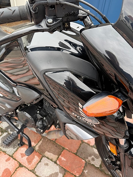 Honda CB 125F 6 of 9