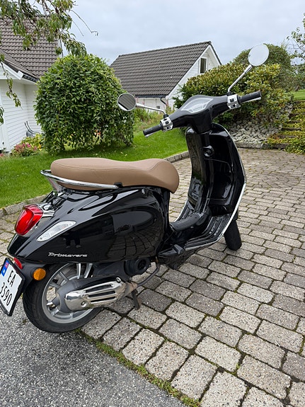 Vespa Primavera 50 2 of 11