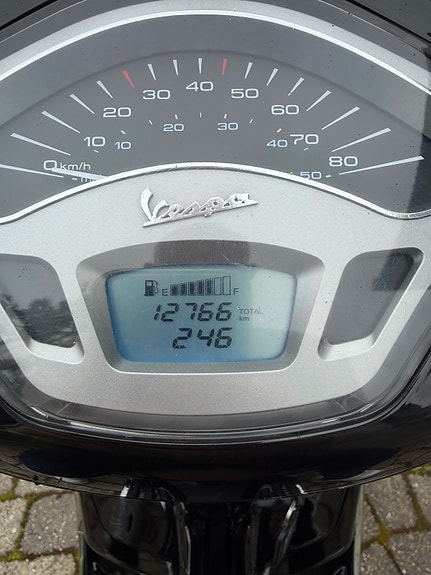 Vespa Primavera 50 3 of 11