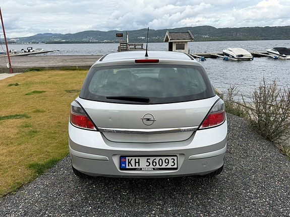Opel Astra 5 of 12