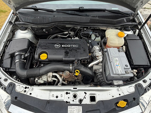 Opel Astra 12 of 12
