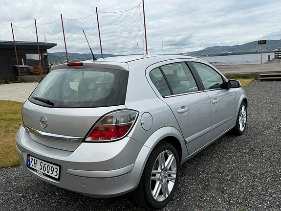 Opel Astra 4 of 12