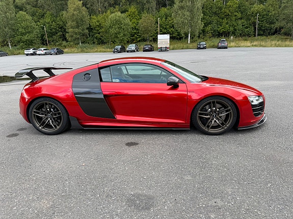 Audi R8 4 of 30