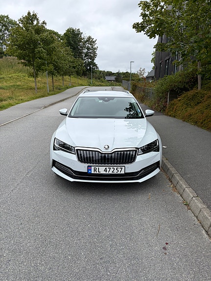 Skoda Superb 2 of 19