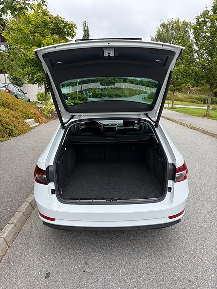 Skoda Superb 13 of 19