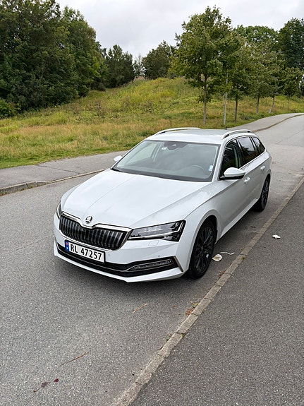 Skoda Superb 3 of 19