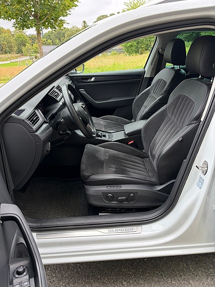 Skoda Superb 9 of 19