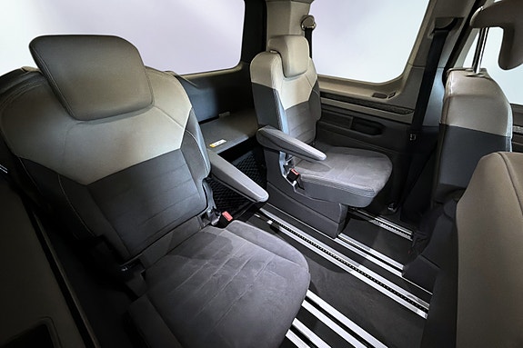 Volkswagen Multivan 20 of 30