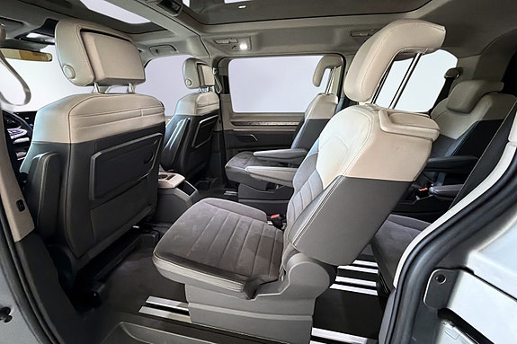 Volkswagen Multivan 13 of 30
