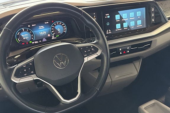 Volkswagen Multivan 30 of 30