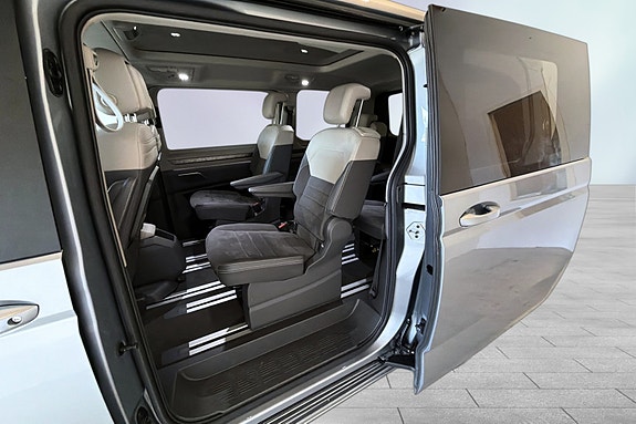 Volkswagen Multivan 15 of 30