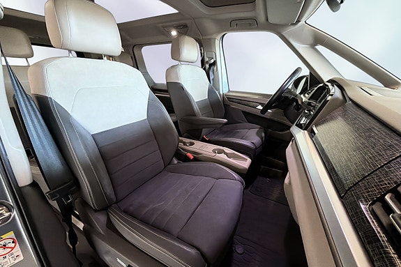 Volkswagen Multivan 25 of 30